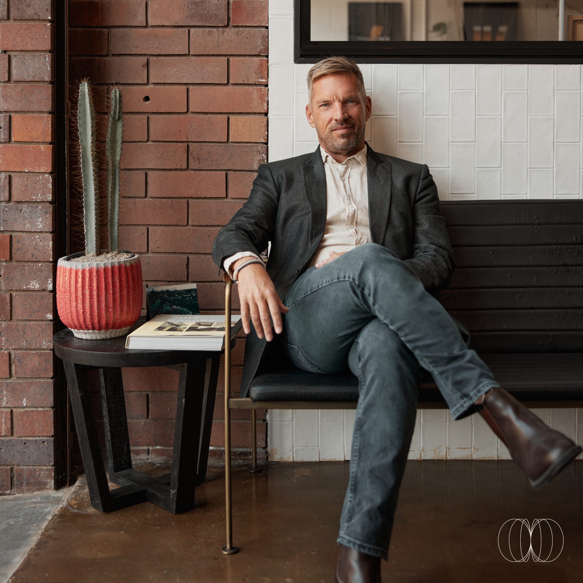 Corporate portrait photography of business consultants Core State Consulting, featuring a clean aesthetic and futuristic geometric style