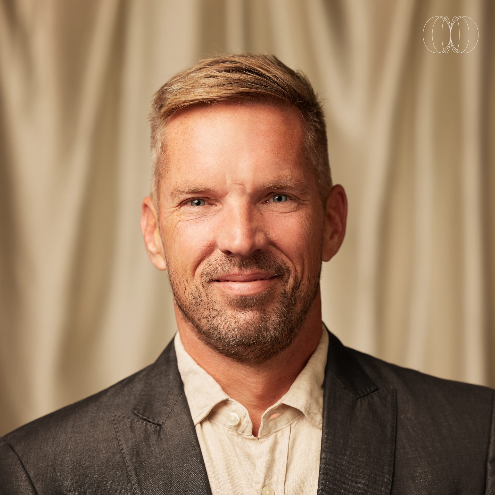 Corporate portrait photography for Core State Consulting by Brisbane photographer Andre Cois, featuring an off-white satin backdrop and professional lighting